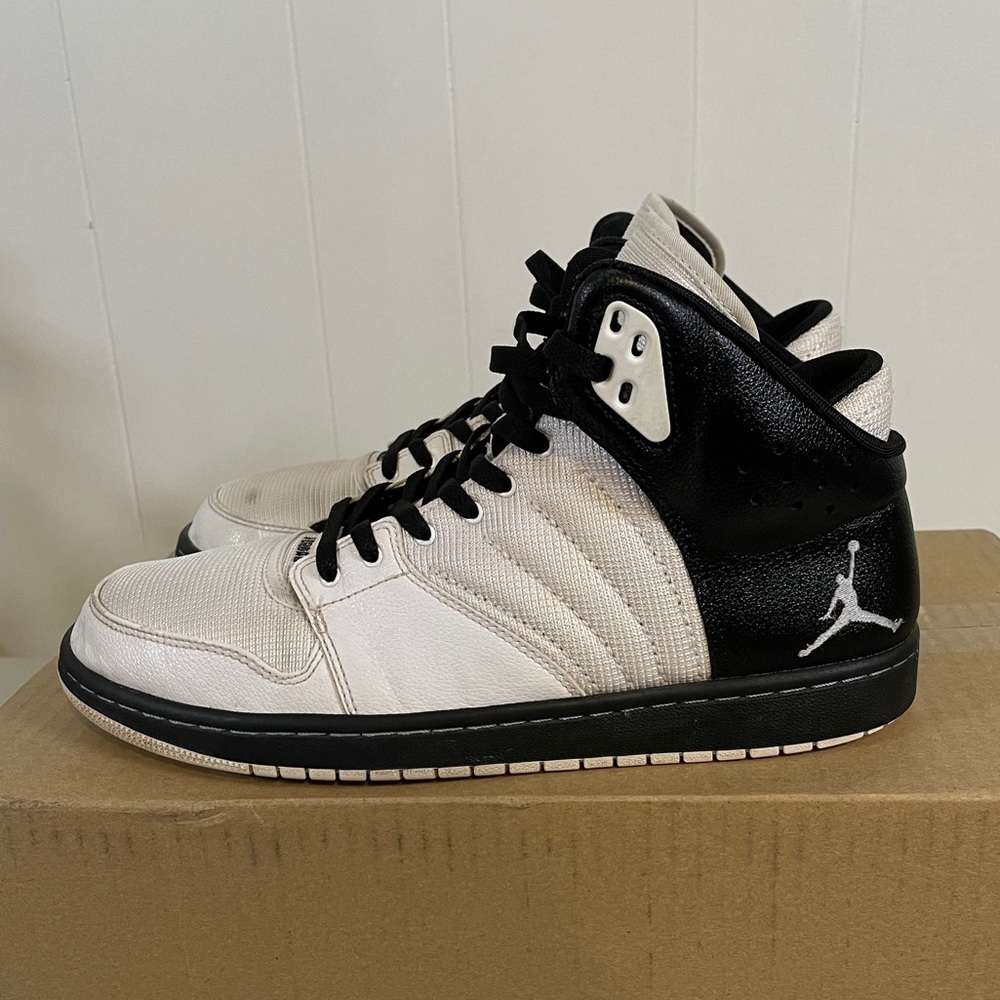 Jordan 1 Flight 4 - 10.5M - White / Black